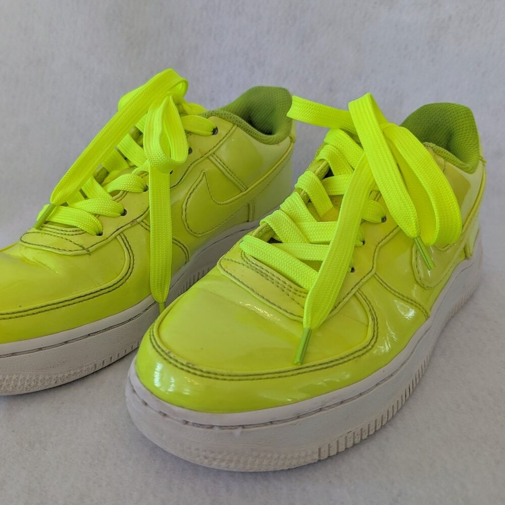 Kids Nike Air Force 1 Volt Size 5.5